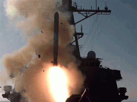 “战斧”巡航导弹:美国实施精确打击的“利器_军事科技前沿_光明网