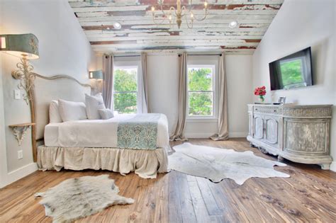 Ocean Springs Hotels