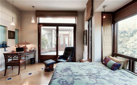 Misal Residence, when a Plan Makes a Pivot Along The Blue