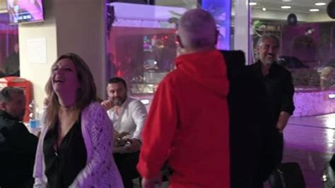 Local People Dancing 的图像结果