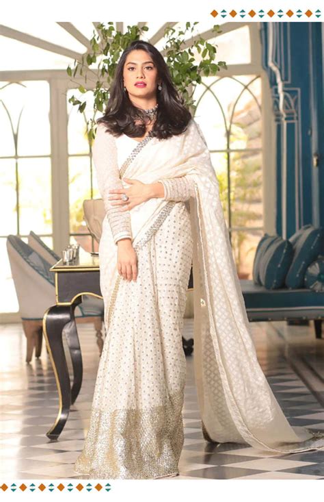 Get Your Pre- Wedding Look With These Mirror Work Sarees