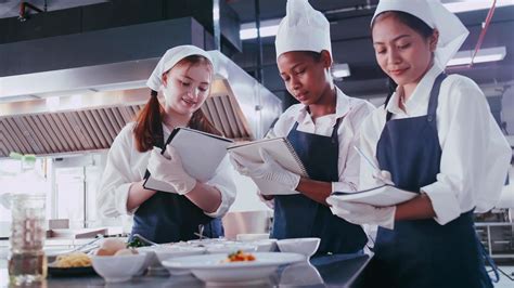 Students Cooking 的图像结果