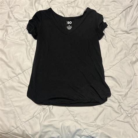 Basic T-shirt. SO brand from Kohls. Worn twice.... - Depop