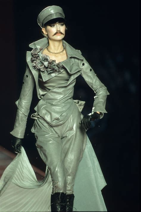 Christian Dior Fall 2000 Couture Fashion Show John Galliano, Galliano ...