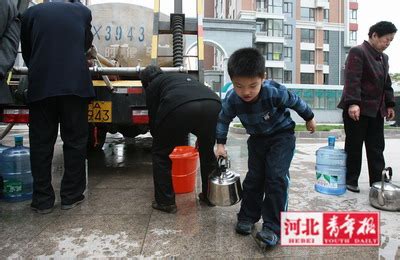 开屏新闻-太闹心！昆明一小区连续停水，还有更坏的消息…