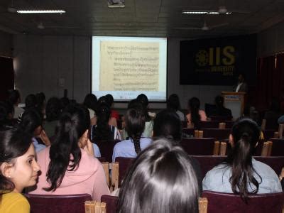 Guest lecture on using primary sources for writing History Projects ...