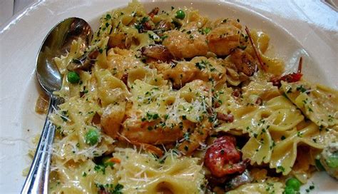 Recipe- Unbelievably Tasty Farfalle With Chicken and Roasted Garlic ...
