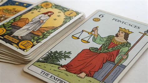 6 of Pentacles Tarot Card Meaning- Generosity and GratitudeDeluxe Astrology