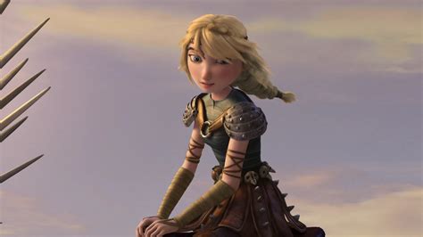 Watch DreamWorks Dragons - Season 5 Episode 11: Family on the Edge