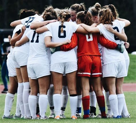 Girls Soccer Team Huddle 的图像结果