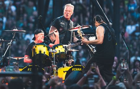 Fans can bid for a dinner date with Metallica's James Hetfield at ...