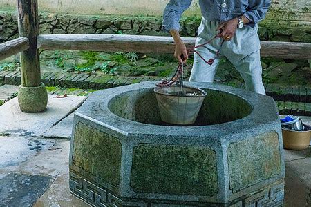 中國評論新聞：太平島風情之二：水井水源清澈爽口喝的過癮