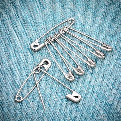 Safety Pin-ல் துளை ஏன் இருக்கிறது தெரியுமா? ஆச்சரியமூட்டும் தகவல் ...