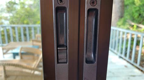 How to lock sliding doors (photo and video) – Pattaya-Pages.com
