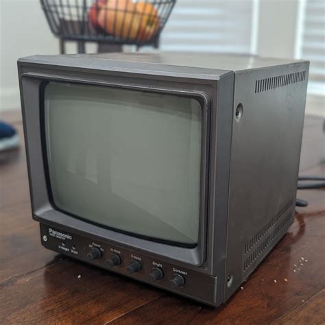 What kind of ports are these? : r/crt