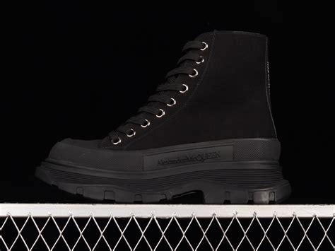 AlexanderUnisex McQueen Tread Slick High Boot - Black