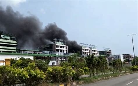 Mangaluru: Huge fire breaks out after explosion at MSEZ; no casualties ...