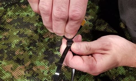 Zip Tie Escape Challenge 的图像结果