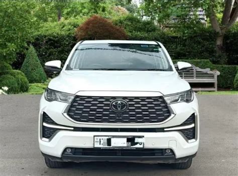 Used Toyota Innova Hycross Cars, 6 Second Hand Innova Hycross Cars for ...