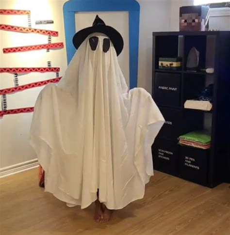 A Timelapsed How to Make the Timeless Bed Sheet Ghost Costume : 5 Steps ...