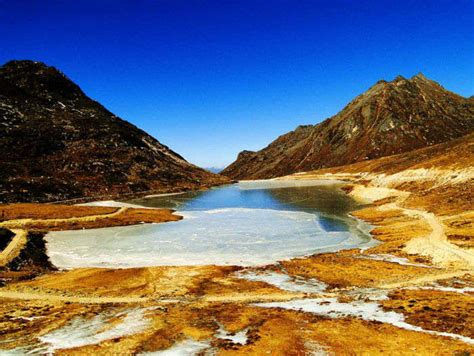 29 Famous Lakes In India That Will Bedazzle With Their Stunning Beauty