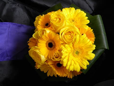 Yellow Flowers Bouquet Images at Tabitha Haney blog
