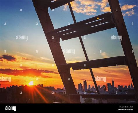 Sunset Window 的图像结果