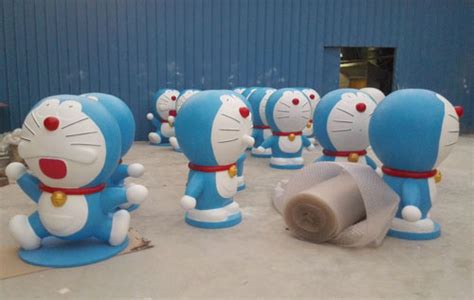 蓝色小猫动漫组合玻璃钢雕塑-方圳雕塑厂