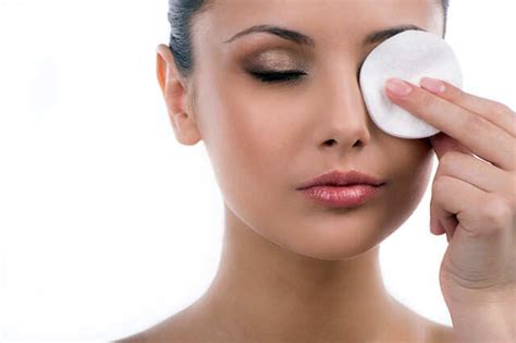 Different Types Of Smokey Eye Makeup Look | Femina.in