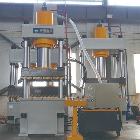 Pressing Machine 的图像结果