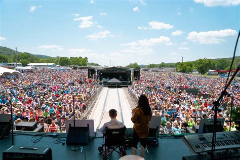 Barefoot Country Music Fest 2025 Lineup Unveiled: Get Ready to Dance Under the Stars!