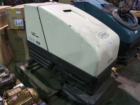 TENNANT 480 ES COMMERCIAL WALK BEHIND FLOOR CLEANER