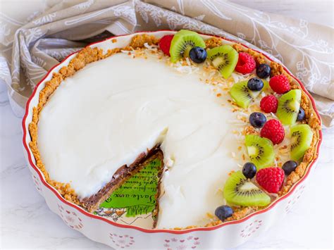 Hawaiian Chocolate Haupia Pie | GradFood