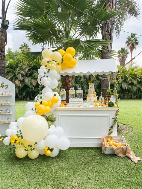Estación de limonadas 🍋 | Summer baby shower themes, Summer baby shower ...