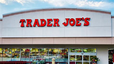 Why Trader Joe's Won't Sell Groceries Through Instacart (Or Other Apps)