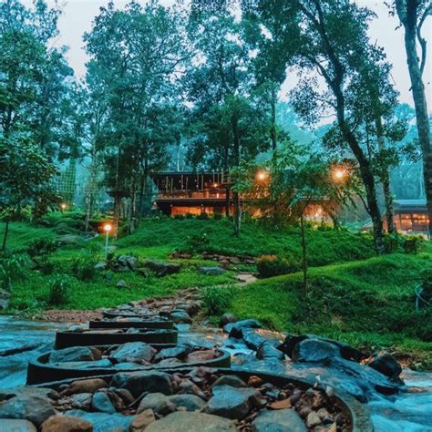 Holi menus 2025: Indulge colourful food and pop-ups at top restaurants