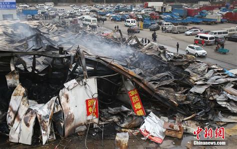 南京应天高架附近一垃圾场失火 无人员伤亡 - 高清图片 - 中国网•东海资讯