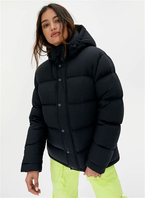 THE SUPER PUFF™ | Super puff, Puffer jacket style, Aritzia super puff