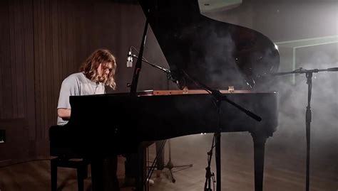 Watch Oscar Lang live in session for Best Fit | The Line of Best Fit