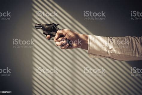 Pointing Revolver 的图像结果