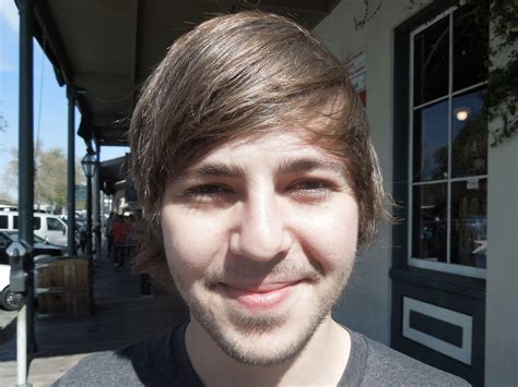 Age Chart - 21 year old man non-smoker Serge