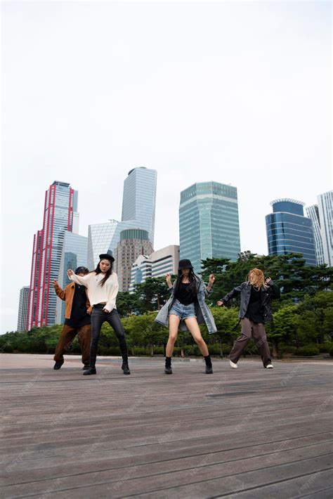 Local People Aesthetics 的图像结果