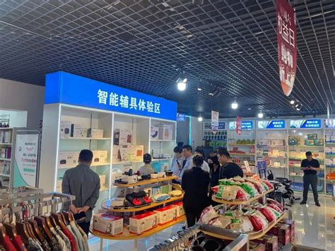 西宁市唯一的民族用品商店开业--大美青海