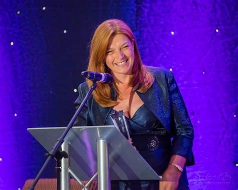 A Gift of Gratitude: A Community Book Project eBook : Kozik, Donna ...