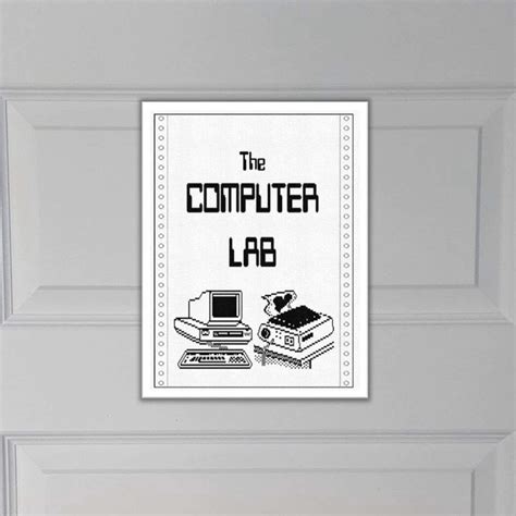 Computer Lab Poster Design 的图像结果