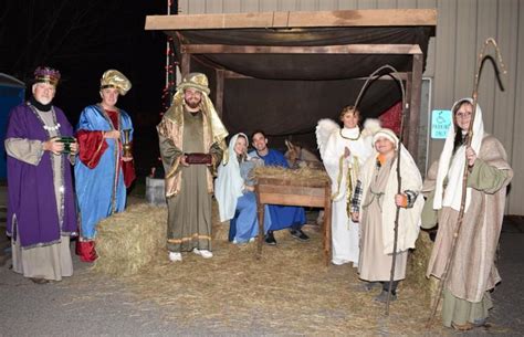 Crowds turn out for Sumiton's Christmas on Main holiday event, parade ...