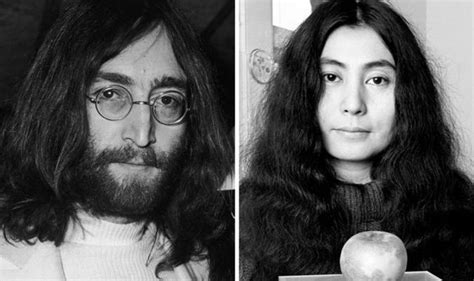 John Lennon wife: When did Beatles star meet Yoko Ono? Was he married ...