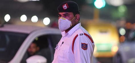 Hyderabad Cop Runs 2 Km To Clear Traffic For Ambulance & People Are ...