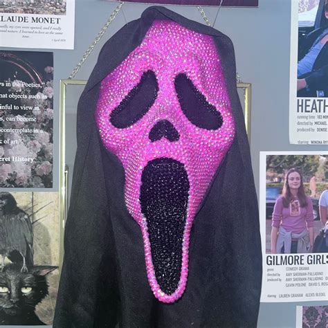 Pink Ghostface mask. | Horror halloween costumes, Ghost face mask ...