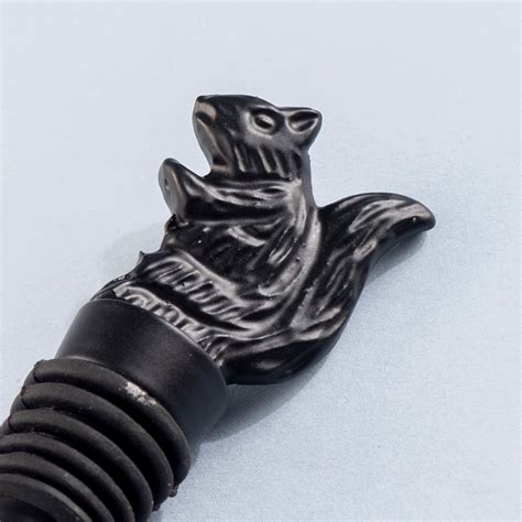 The Squirrel Bottle Stopper Matte Black – Nestroots